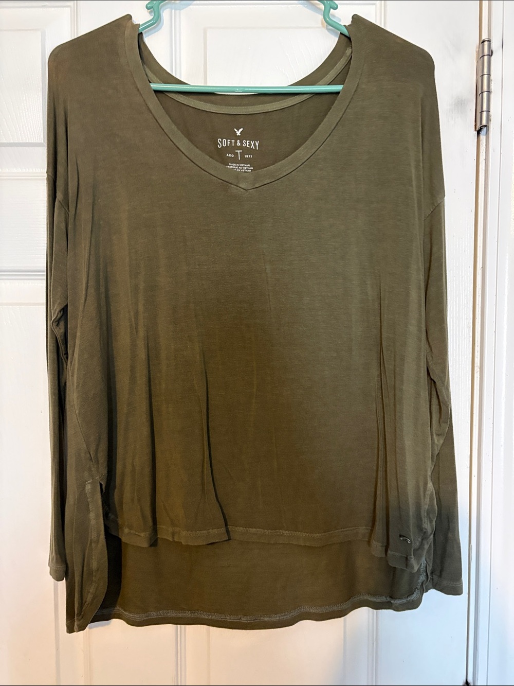 American Eagle Outfitters Olive V-Neck Long Sleeve Tee